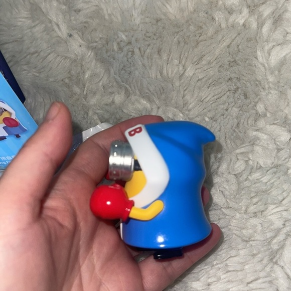 Minions bedtime story Boxing fundamentals resin plastic sculpture blue /red NWT - Picture 6 of 10